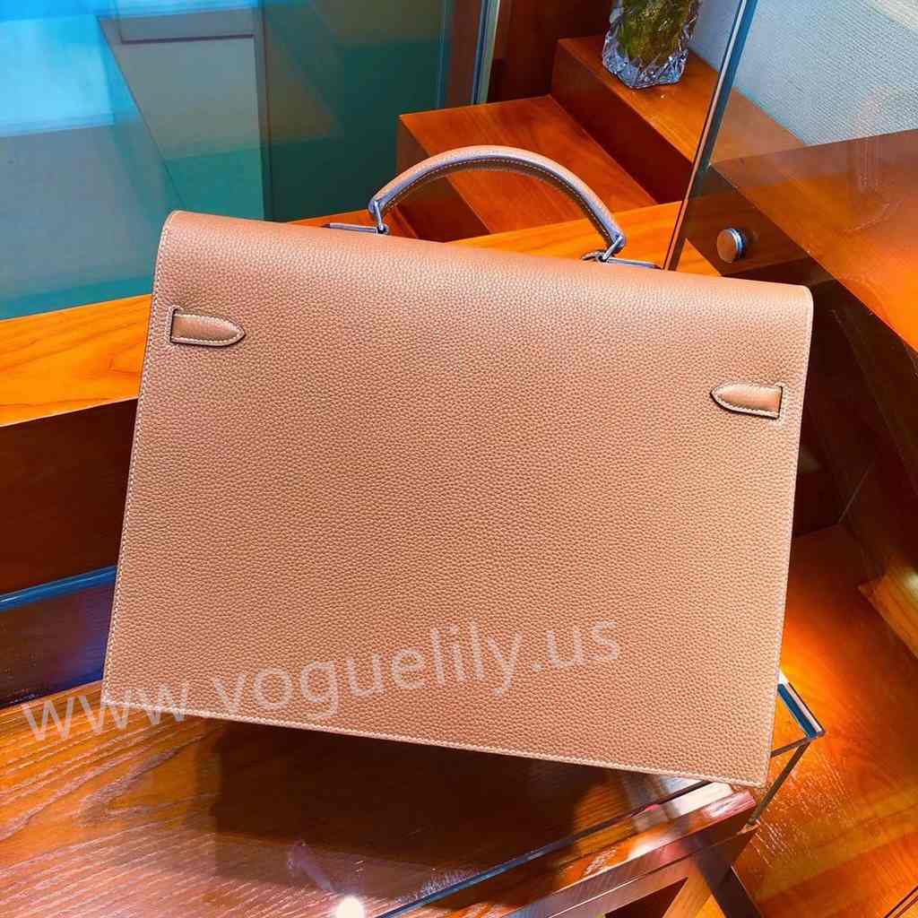 Briefcase Togo 38 Code:Gold 37 Briefcase Togo 38 Code:Gold 37