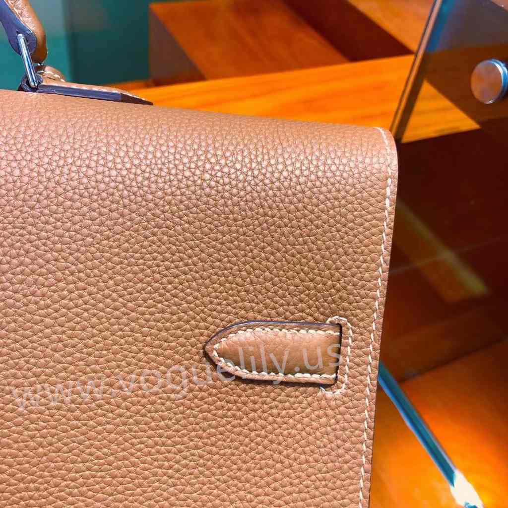 Briefcase Togo 38 Code:Gold 37 Briefcase Togo 38 Code:Gold 37
