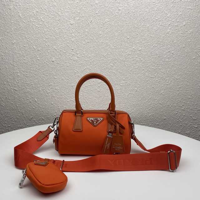 1BB846 Prada 20