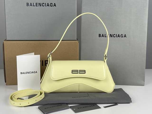 BA705 XX Bag 27