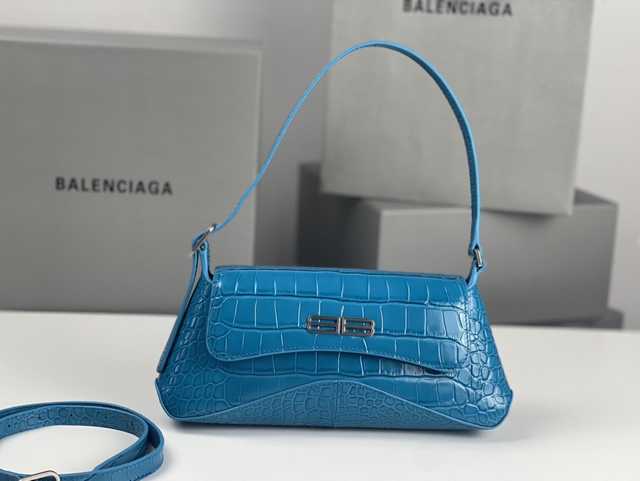 BA705 XX Bag 27