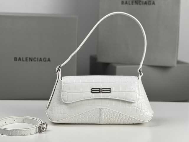 BA705 XX Bag 27