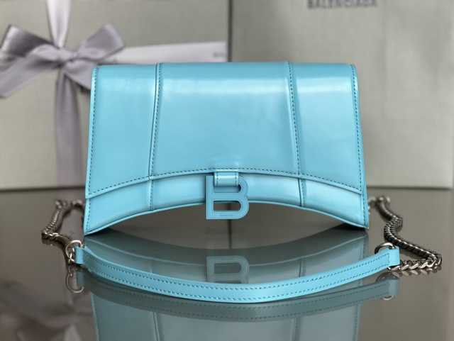 BA198 Hourglass Chain Bag 22