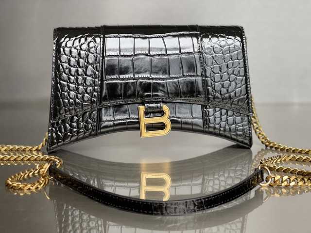 BA198 Hourglass Chain Bag 22