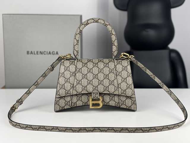 BA121 Hourglass X Gucci 23