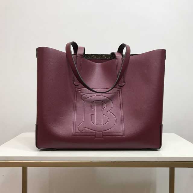 80196121 Burberry 35