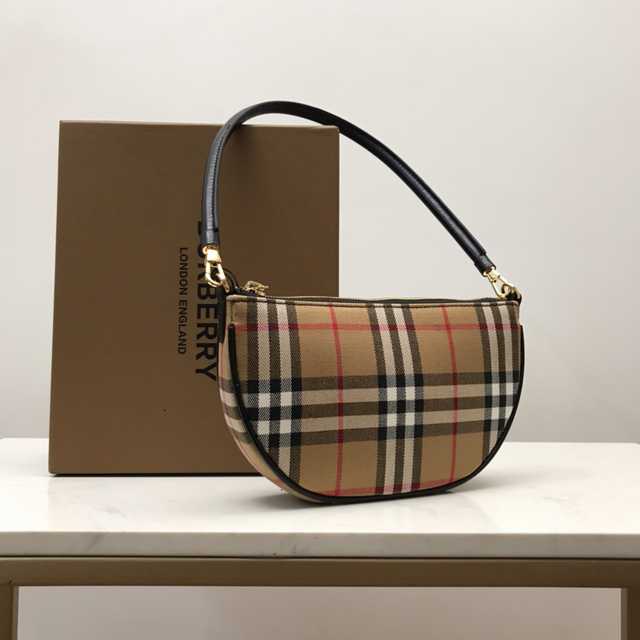 80352071 Burberry 21