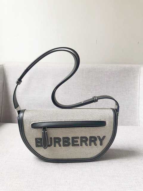 7071 Burberry 26