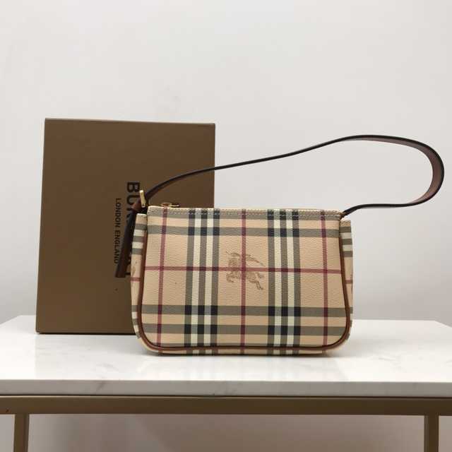 8011115 Burberry 21