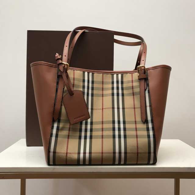 2020500 Burberry 28