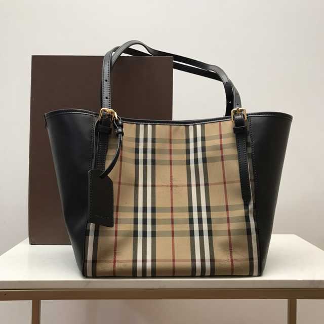 2020500 Burberry 28