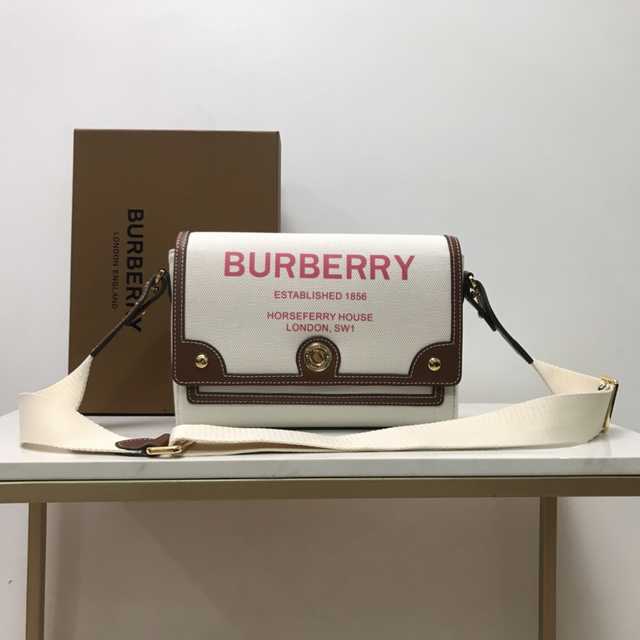 80302491 Burberry 25
