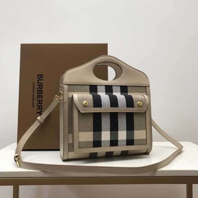 80398561 Burberry 26