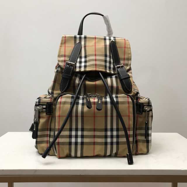 Burberry Vintage 33