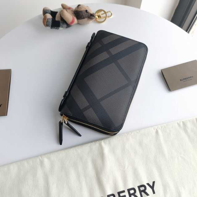 Burberry Double Zipper 21