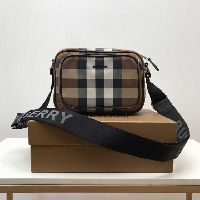 80416761 Burberry Camera Bag 22