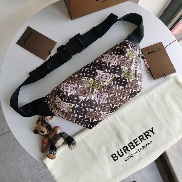 Burberry 31 Waist Bag 31