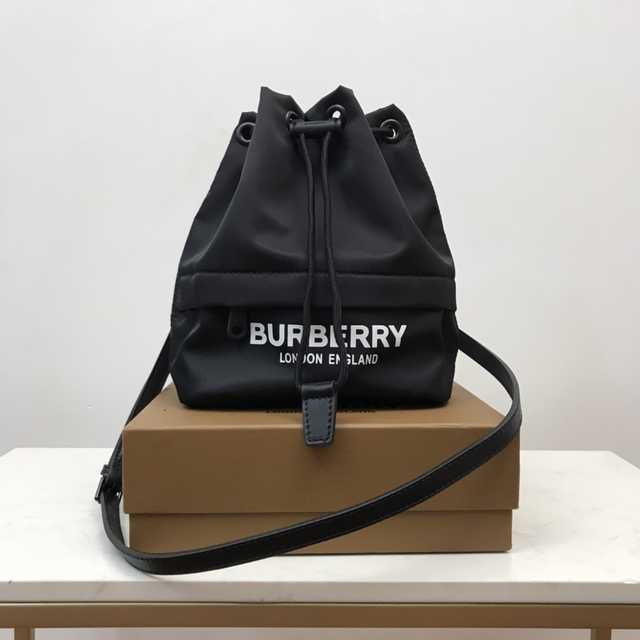 Burberry Bucket 24