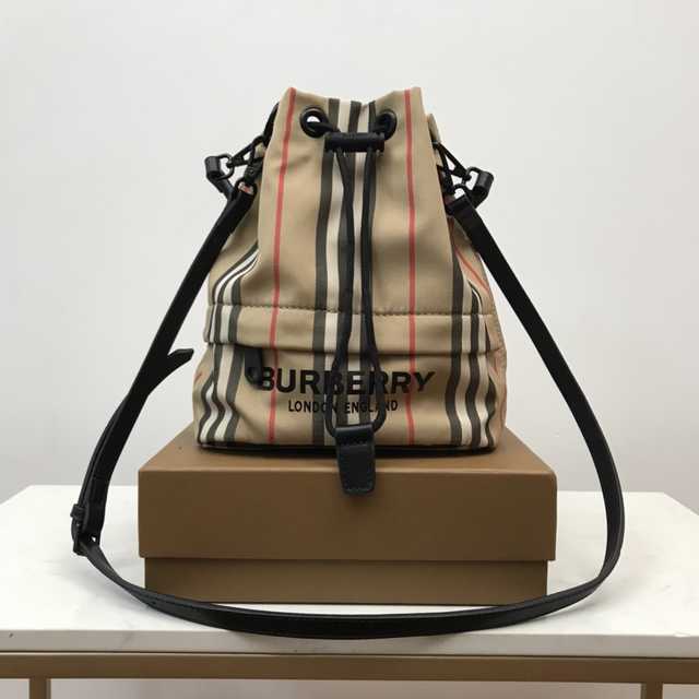 Burberry Bucket 24