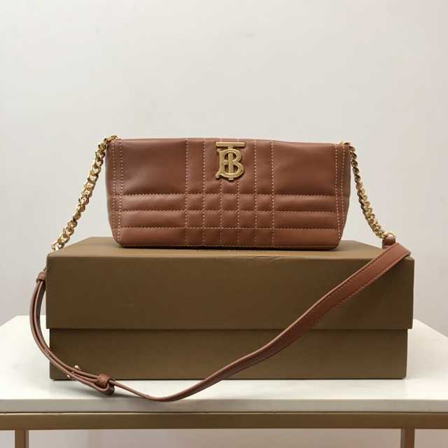 80462251 Burberry 27