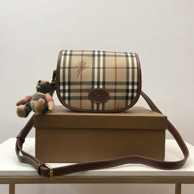 8022221 Burberry 21