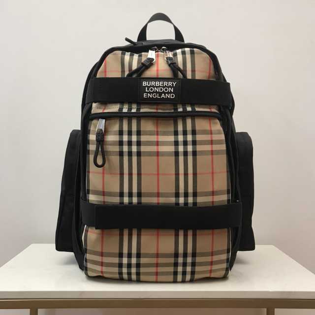 8025268 Burberry 49