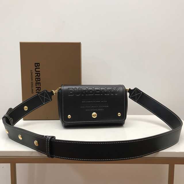 80266311 Burberry 18