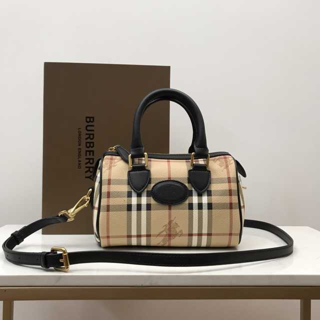 8011111 Burberry 20