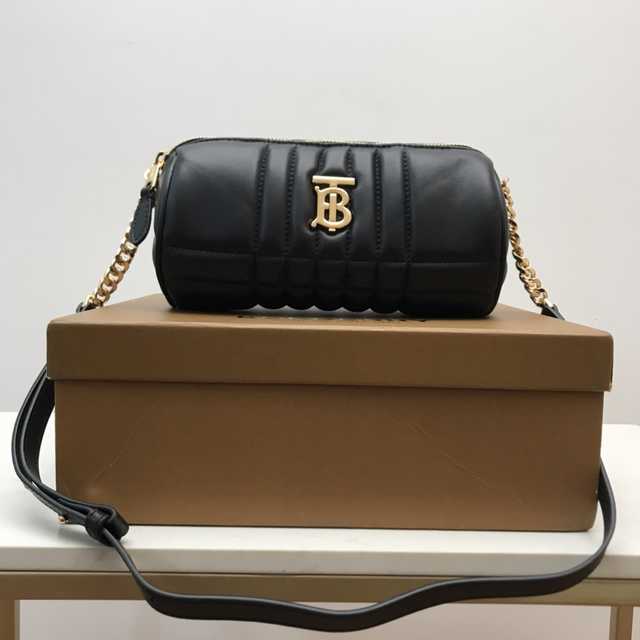 Burberry Lola 22