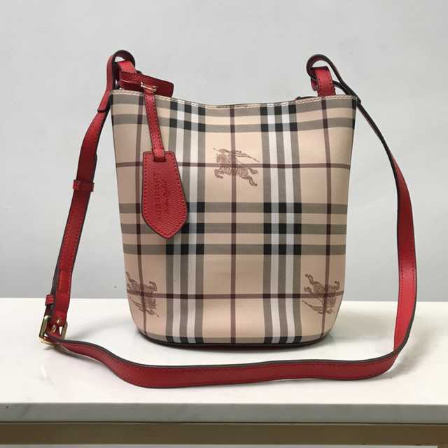 1581 Burberry 23