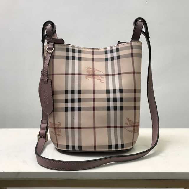 1581 Burberry 23