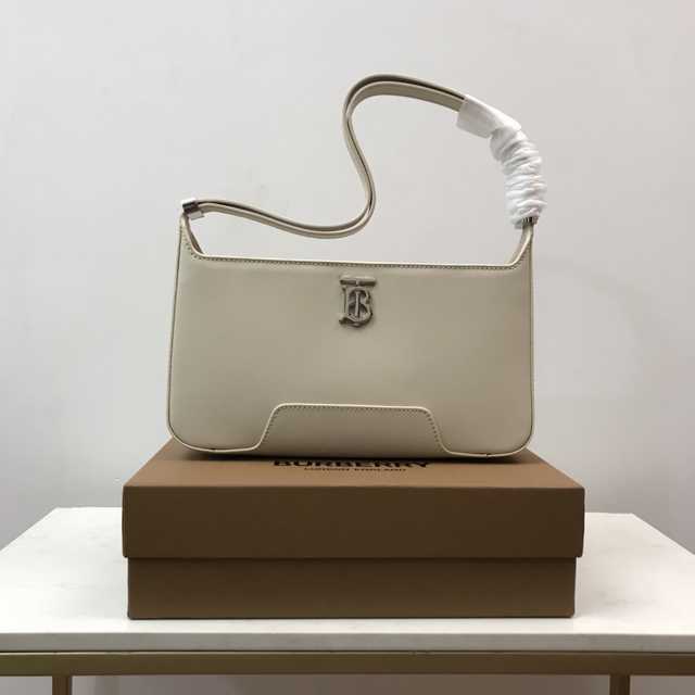 80462461 Burberry 28