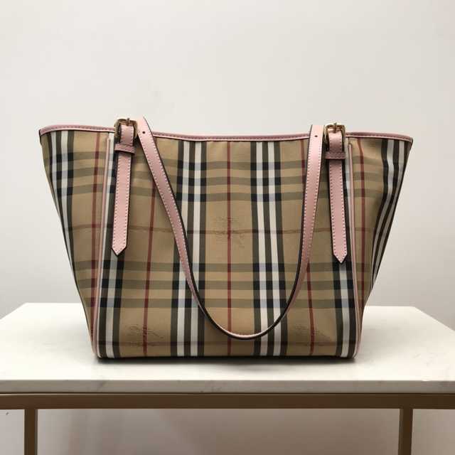 23691 Burberry 28