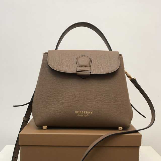 40896151 Burberry 26