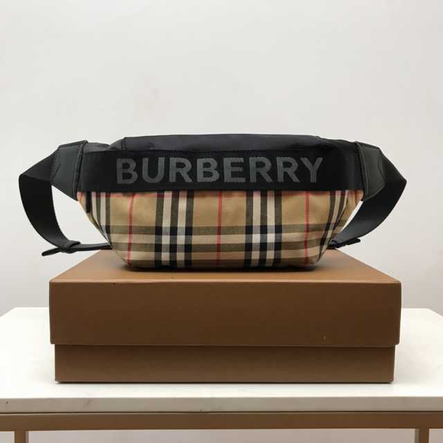 80101442 Burberry 31