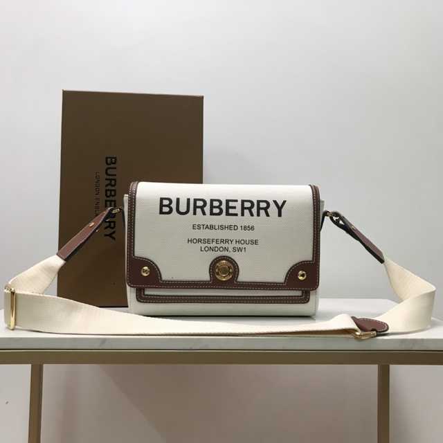 80302491 Burberry 25