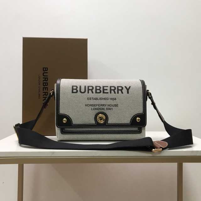 80302491 Burberry 25