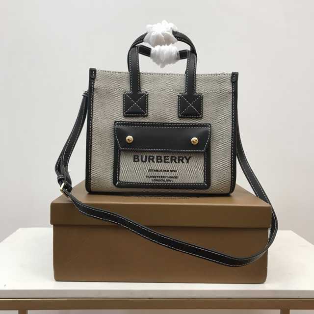 80441431 Burberry 23