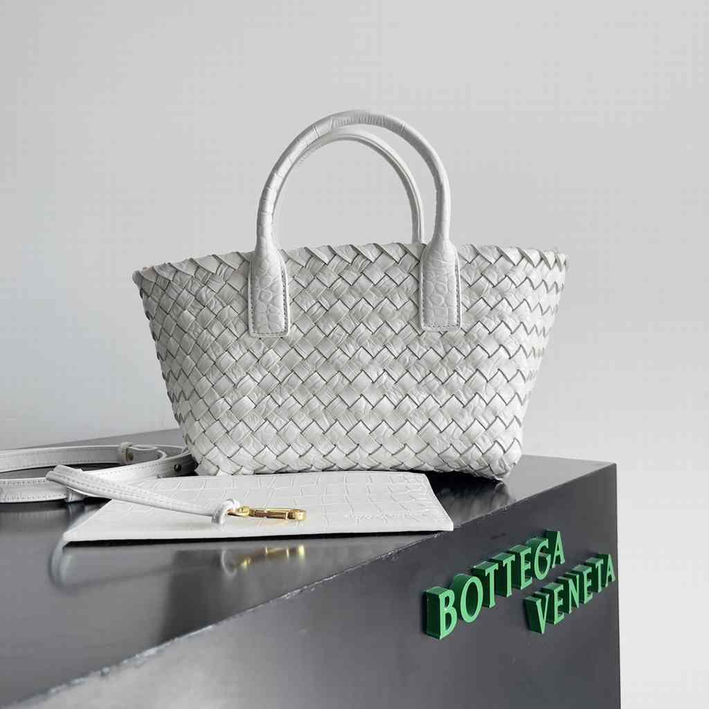 Mini Cabat 22 717712 Crocodile texture