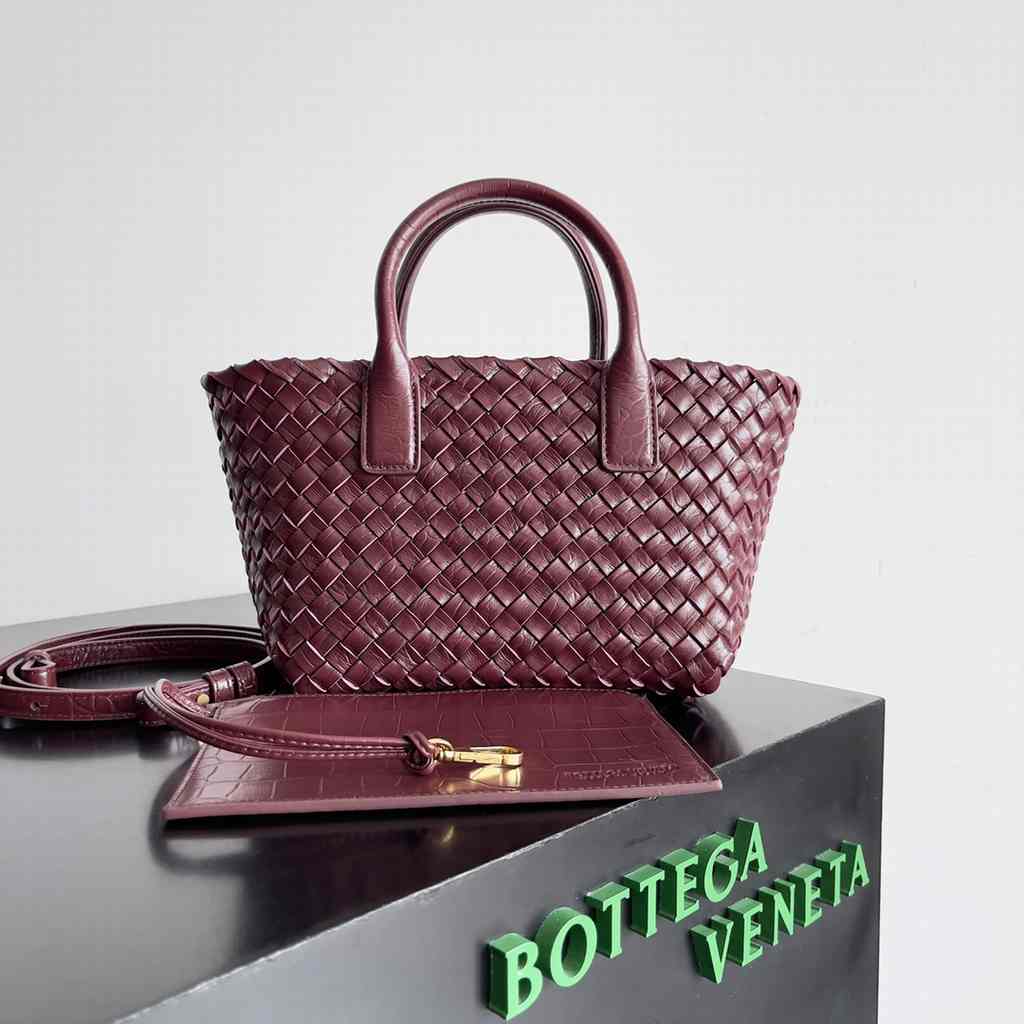 Mini Cabat 22 717712 Crocodile Texture