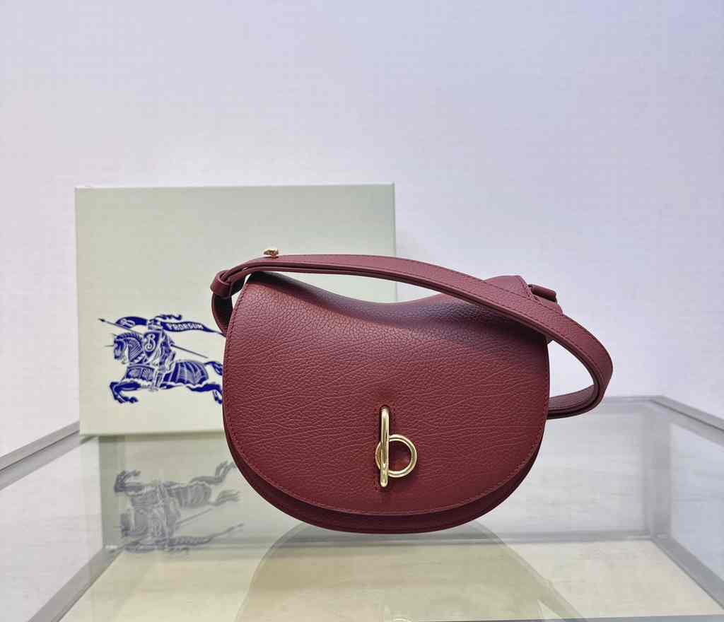 Burberry RockingHorse 19