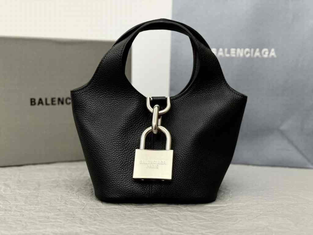 BA0118 Locker Hobo 24