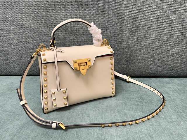 0488 valentino 22