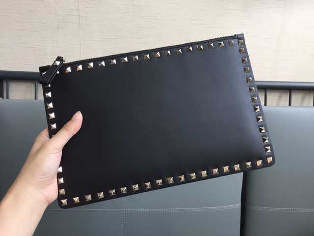 0419 Rockstud Clutch 30