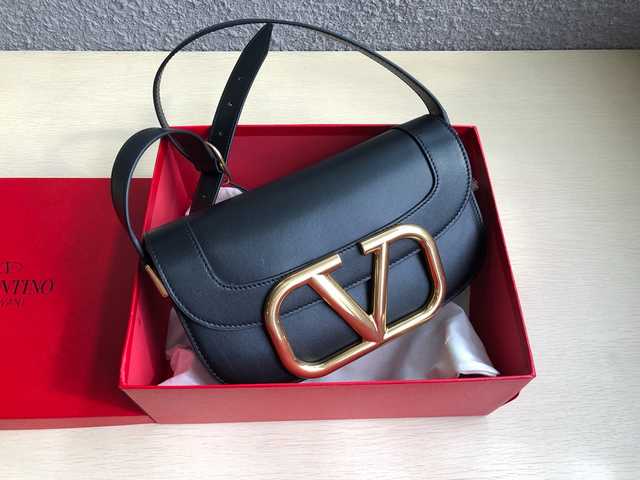 Garavani Maxi 1011L 26 flash