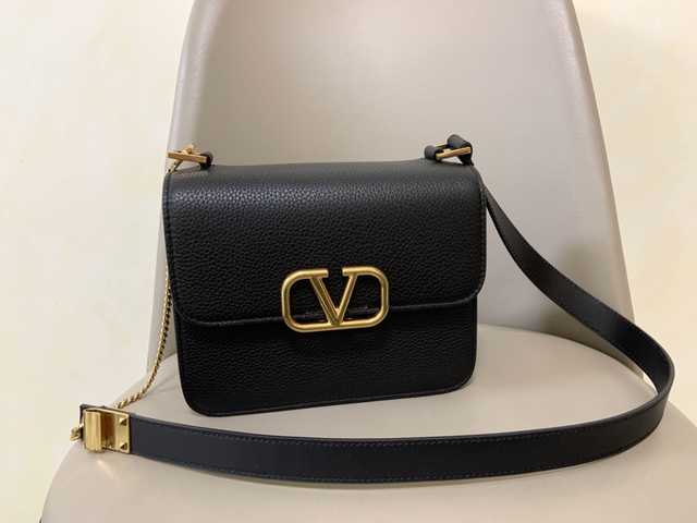 0074L valentino 22