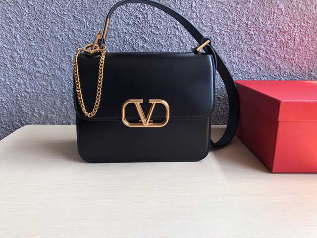 0074L valentino 22