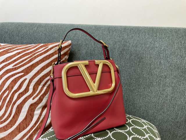 1122 valentino 20