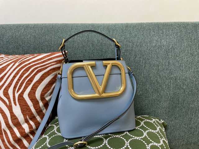 1122 valentino 20