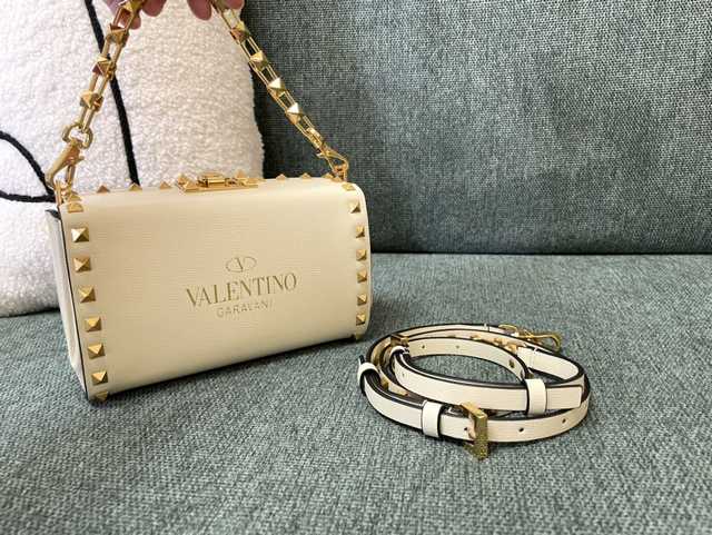 0599 valentino 19